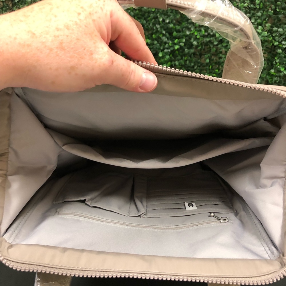 Baggallini Soho Backpack - Picture 6 of 14